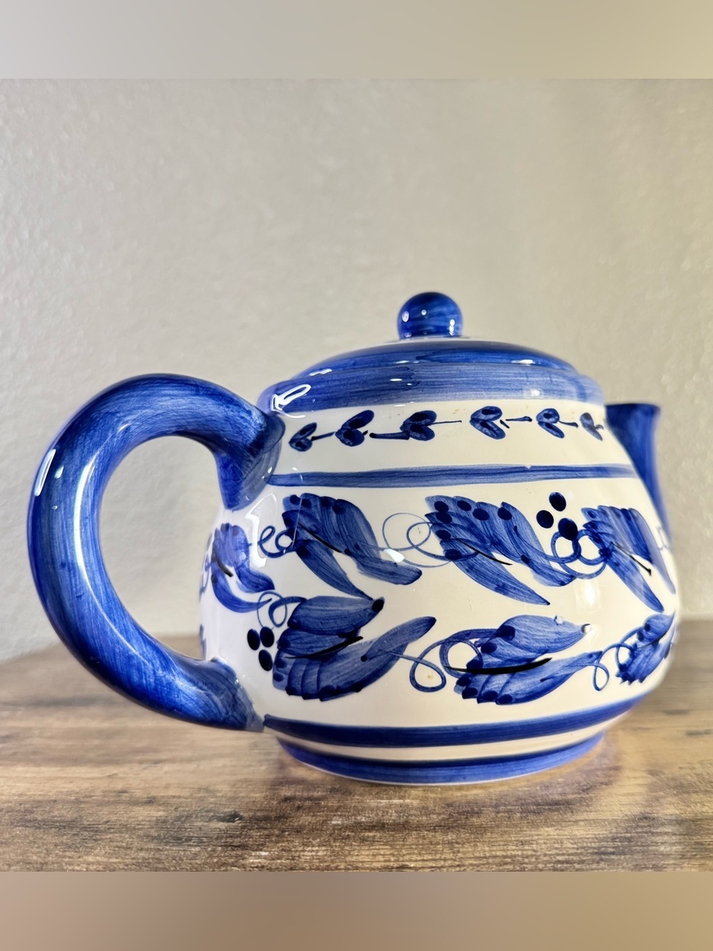 Young’s 1997 Hand-Painted Blue & White Ceramic Teapot - Picture 5 of 11